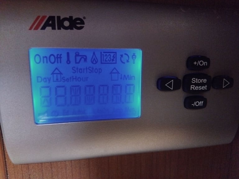 2013 Elddis invinity 482 2 berth caravan 