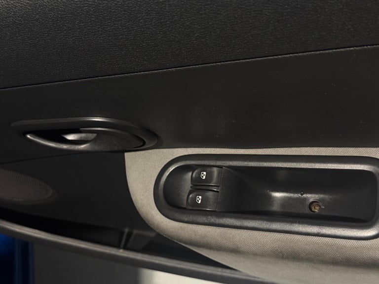 2010 Renault Clio 1.2 Extreme Euro 5 3dr HATCHBACK Petrol Manual