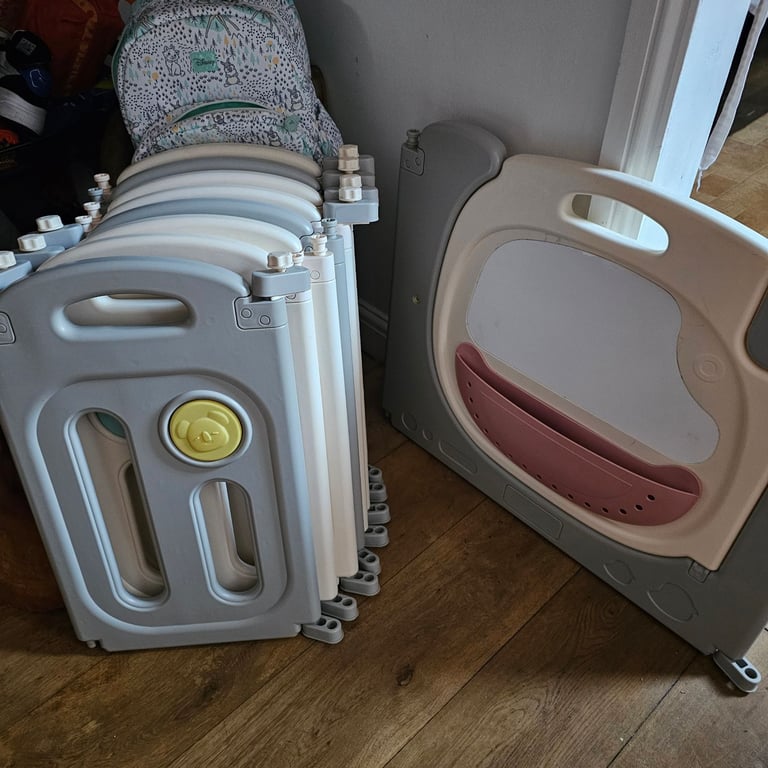 image for Homcom indoor and outdoor playpen