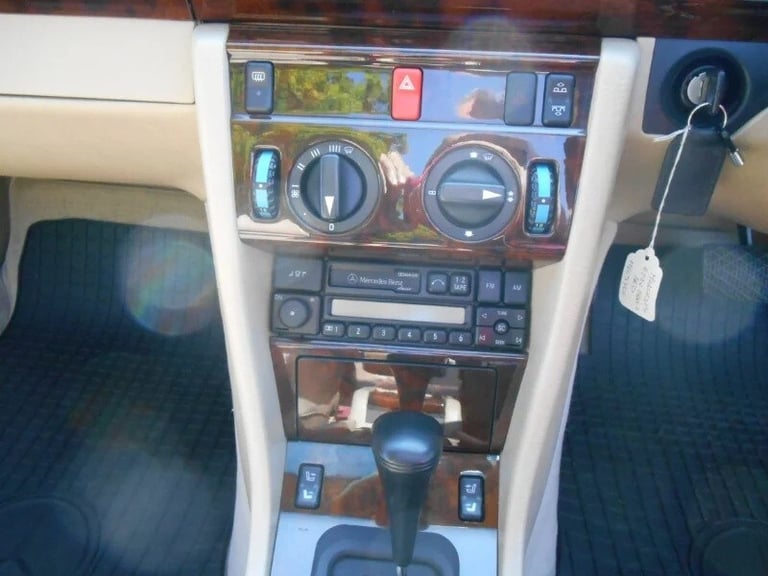 1994 Mercedes-Benz E Class E220 2-Door Petrol
