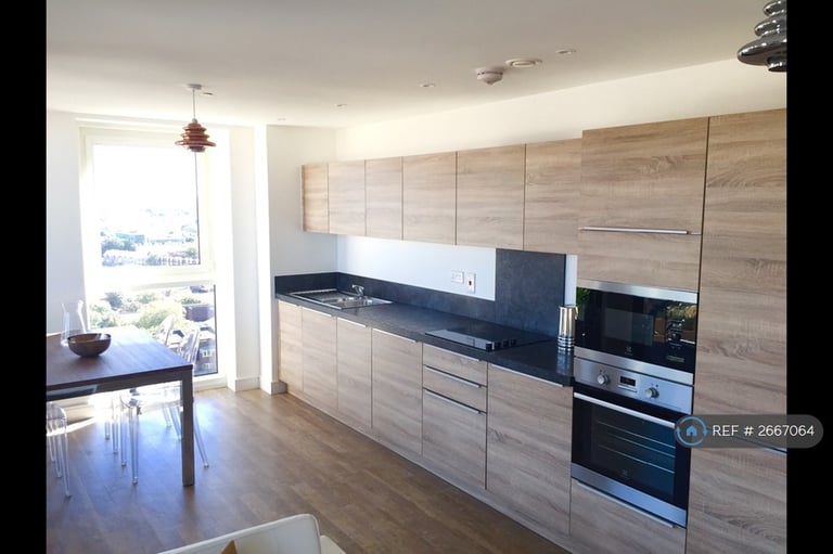 1 bedroom in Oslo Tower, London, SE8 (#2667064)