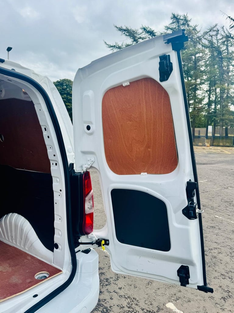 VAUXHALL COMBO 1.6 Turbo D 2300 Sportive 2020