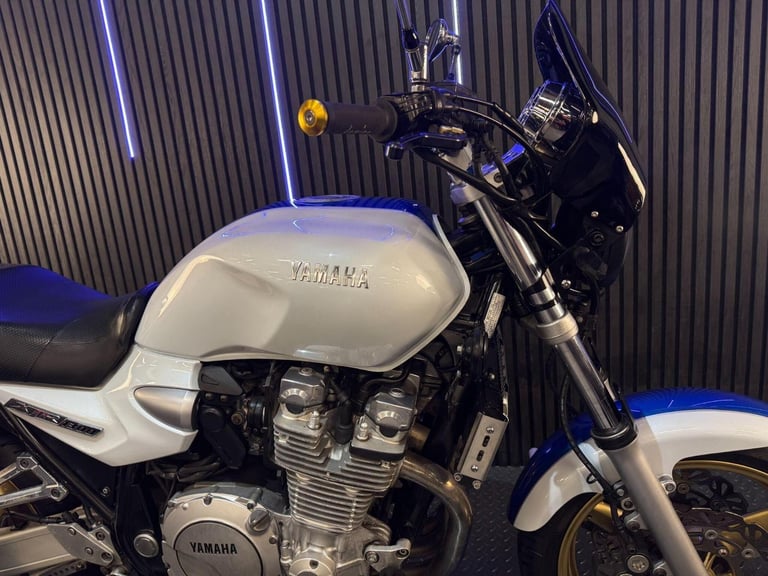 2009 Yamaha XJR1300 09