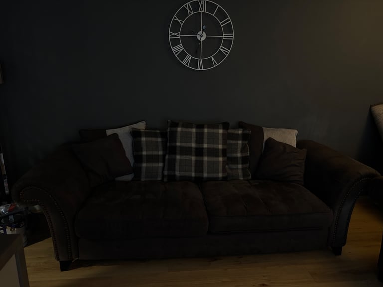 2 4 seater sofas’