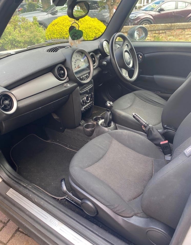 Mini-One CONVERTIBLE, 2013, Manual, 1598 (cc), 3 doors