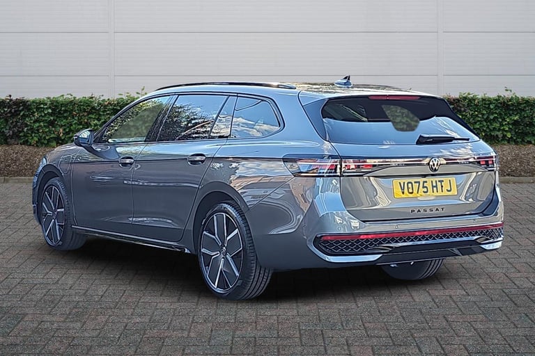 2025 Volkswagen Passat 1.5 TSI eHybrid Black Edition 5dr DSG ESTATE PETROL/ELECTRIC Automatic