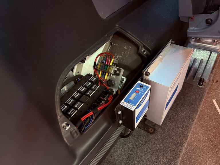 2011 Volkswagen Caravelle 2.0 TDI Executive DSG Euro 5 5dr MPV Diesel Automatic