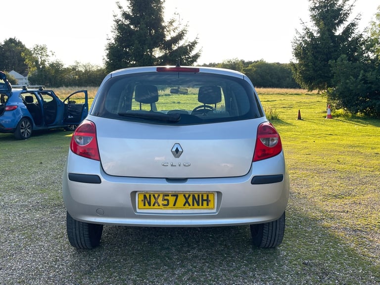 2007 Renault Clio 1.4 16V Expression 5dr * ULEZ FREE * DELIVERY AVAILABLE *  HATCHBACK Petrol Manual
