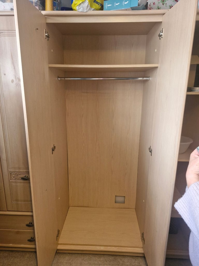 Wardobes. 2 big doubles and 1 single unit with shelves 