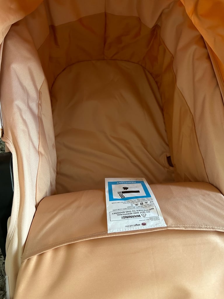 My Babiie MB200i Bassinet – Blush (Like New)