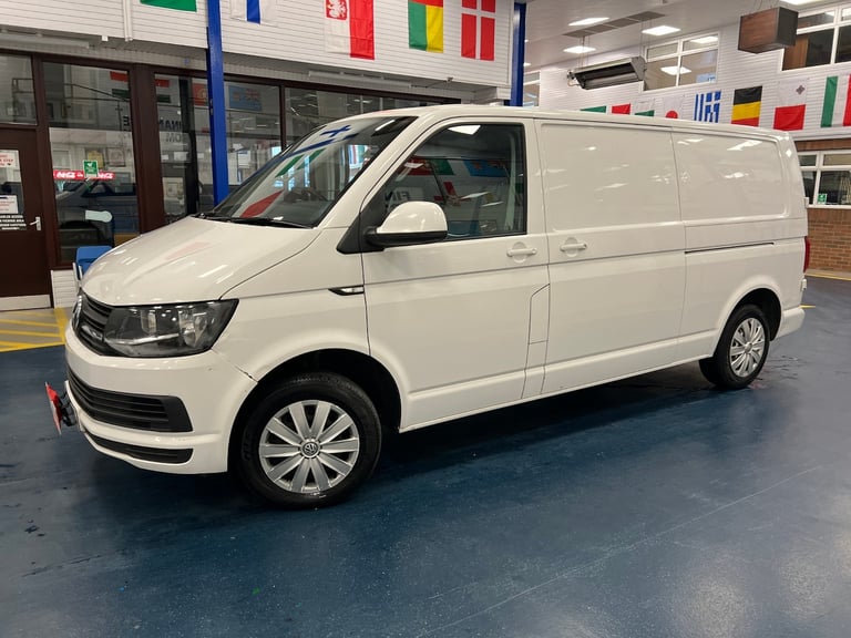 2017 Volkswagen Transporter T30 L2 TRENDLINE 2.0TDI BLUEMOTION 150PS DSG AUTO LWB VAN (EURO 6) PA...