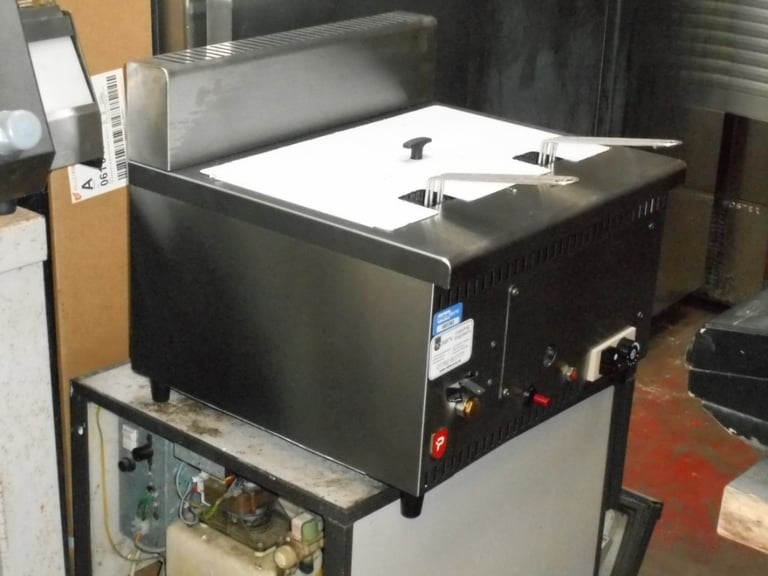 image for Parry AGF Gas fryer ( Catalogue Return )