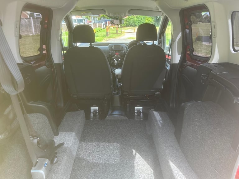 Fiat Qubo1.3 Lounge Semi-Auto Wheelchair Access WAV