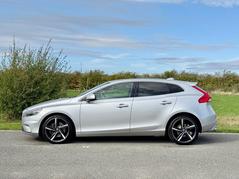 2016 Volvo V40 2.0 D4 R-Design Lux Nav Auto Euro 6 (s/s) 5dr HATCHBACK Diesel Automatic