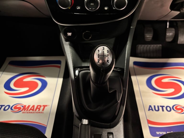 2015 Renault Clio 1.2 16V Dynamique Nav 5dr HATCHBACK Petrol Manual
