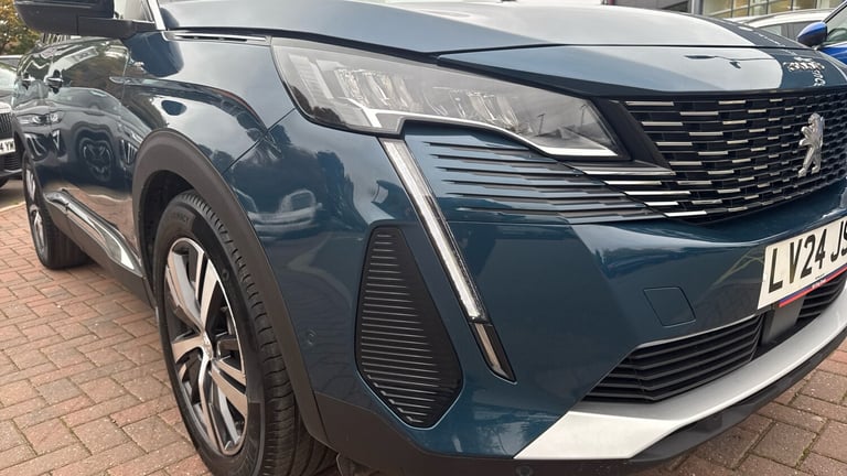 2024 Peugeot 3008 1.6 13.2kWh Allure Premium + SUV 5dr Petrol Plug-in Hybrid e-EAT Euro 6 (s/ SUV...