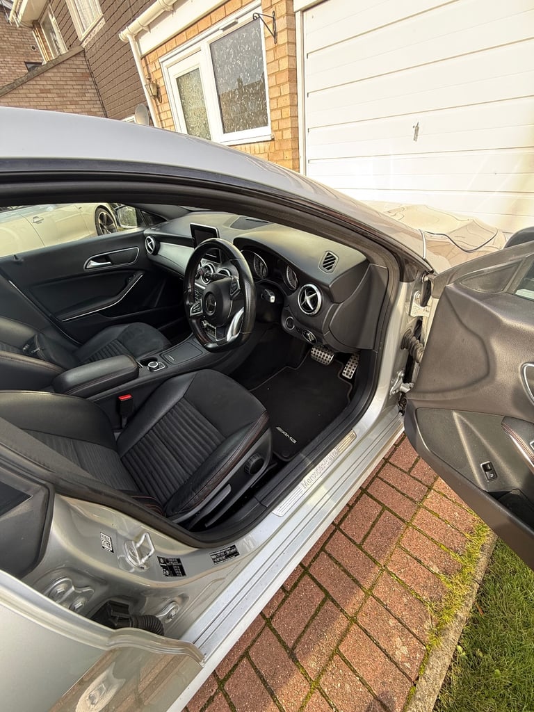 Mercedes-Benz, CLA, Saloon, 2015, Semi-Auto, 2143 (cc), 4 doors
