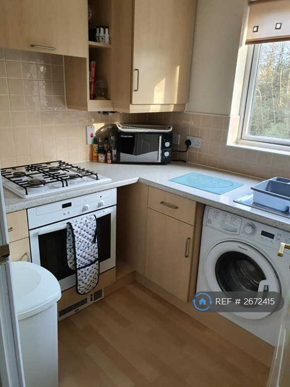 2 bedroom flat in Whitworth House, Newport, NP20 (2 bed) (#2672415)