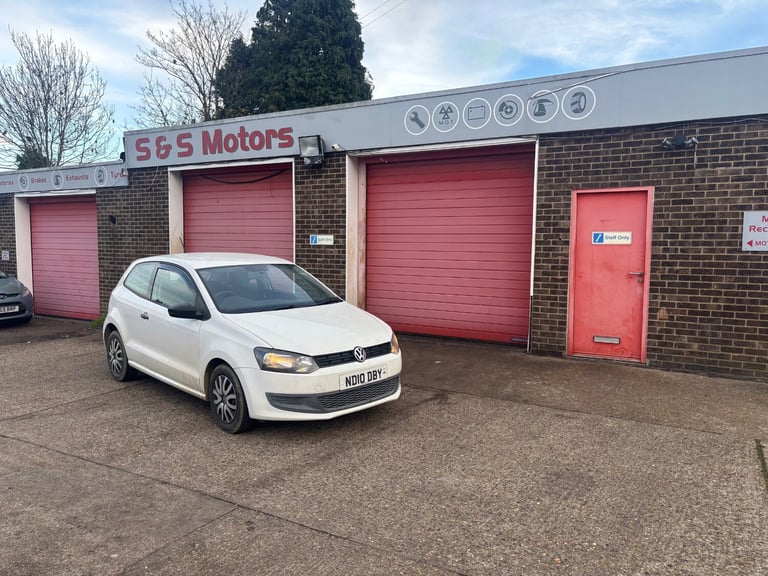 2010 Volkswagen Polo 1.2 70 S 3dr HATCHBACK Petrol Manual