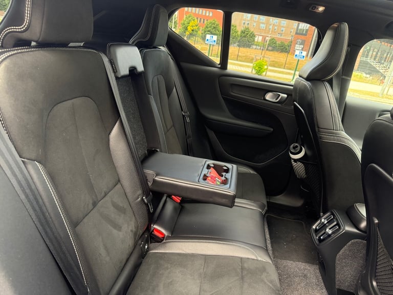 2020 Volvo XC40 2.0 T4 R DESIGN Pro 5dr Geartronic ESTATE Petrol Automatic