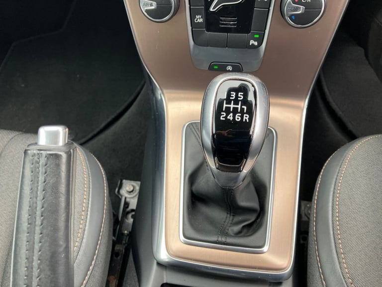 2017 Volvo V40 T3 [152] Cross Country Nav Plus 5dr HATCHBACK PETROL Manual