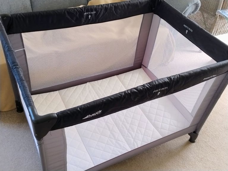Hauck Travel Cot