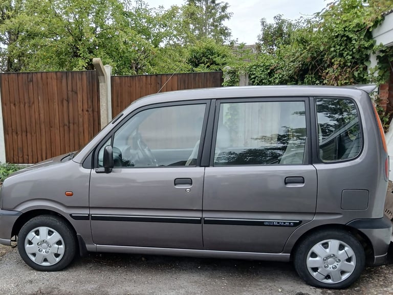 2010 perodua  kenari mpv  995