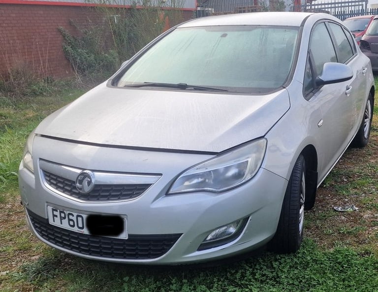 Vauxhall Astra J Bonnet Silver 2010