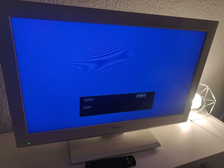 White TV/DVD TV only £30