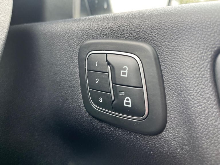 2023 Ford Kuga Vignale SUV 2.5l 190PS pHEV AUTO in Agate Black 1 OWNER, FSH