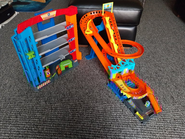 Hot Wheelz items and Toy Bundle