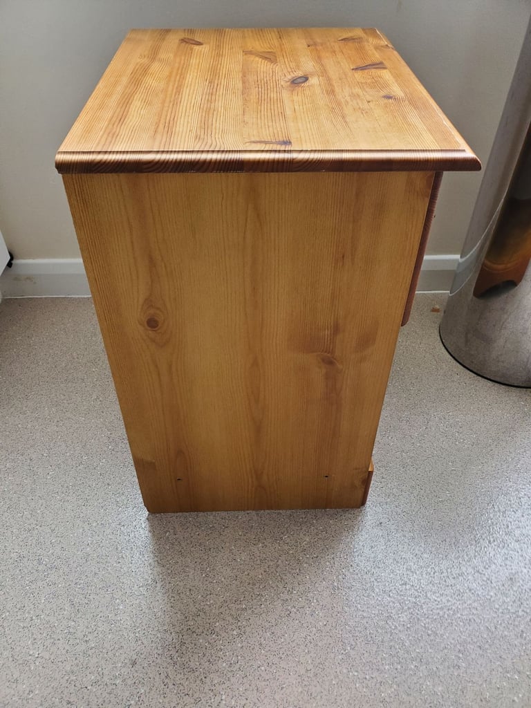 Bedside pine wood table - £10