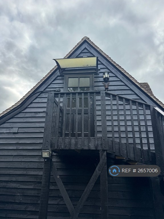 Studio flat in Western Road, Witham, CM8 (#2657006)