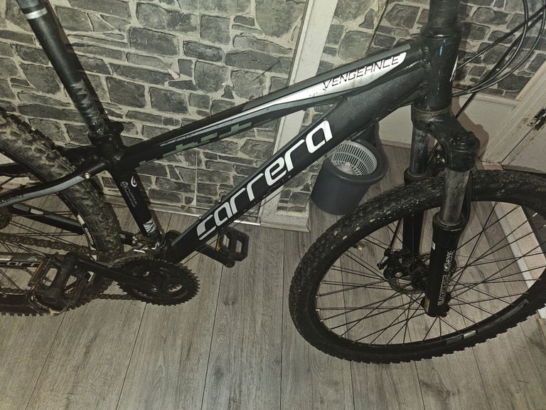 Carrera vengeance mountain bike