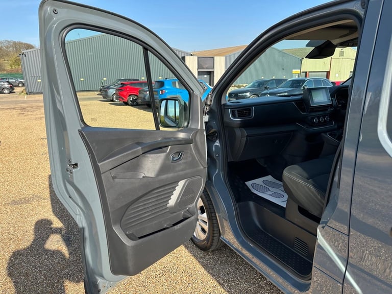 2022 Renault Trafic 2.0 dCi Blue 28 Sport SWB Euro 6 (s/s) 5dr PANEL VAN Diesel Manual