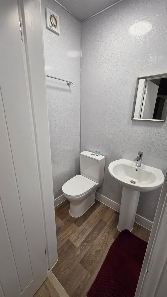 En-suite Studios available for rent short or long term 