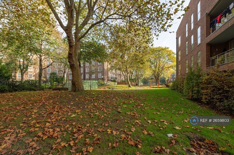 1 bedroom flat in Seldon House, London, SW8 (1 bed) (#2659803)