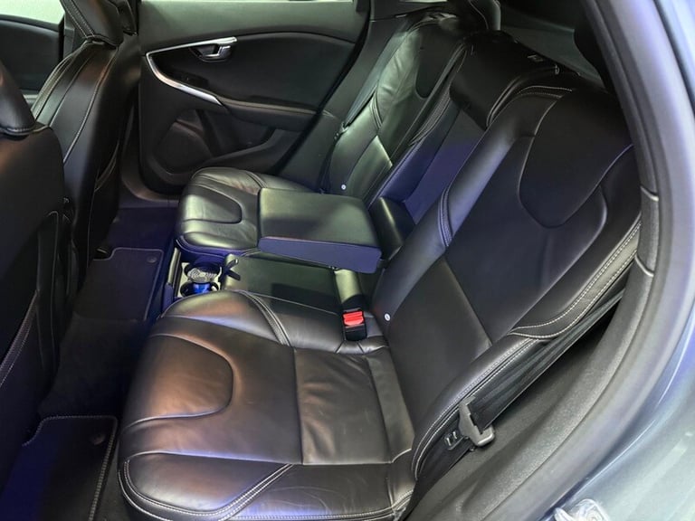 Volvo V40 D3 R-DESIGN PRO
