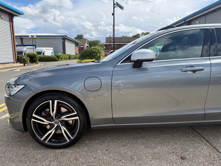 2018 Volvo S90 2.0 T8 Hybrid R DESIGN Pro 4dr AWD Geartronic SALOON Petrol Parallel Phev Automatic