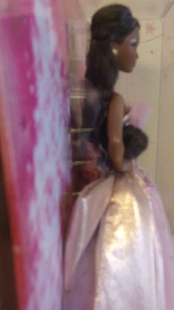 Holiday barbie African american doll 2009 (NRFB) 