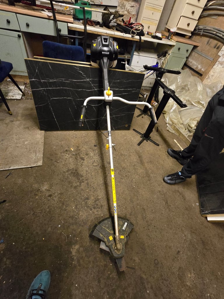 image for titan petrol hedge trimmer