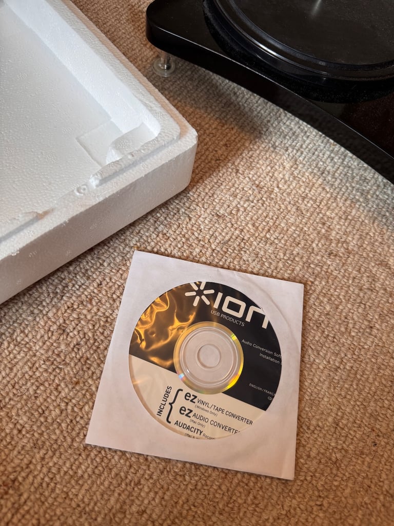 ION Contour LP Vinyl to MP3 Turntable 