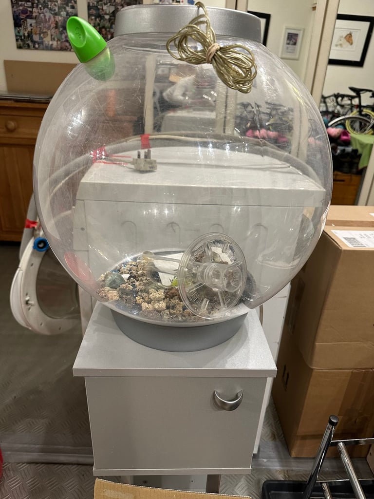 Bioorb Globe fishtank with stand and tank accessories 