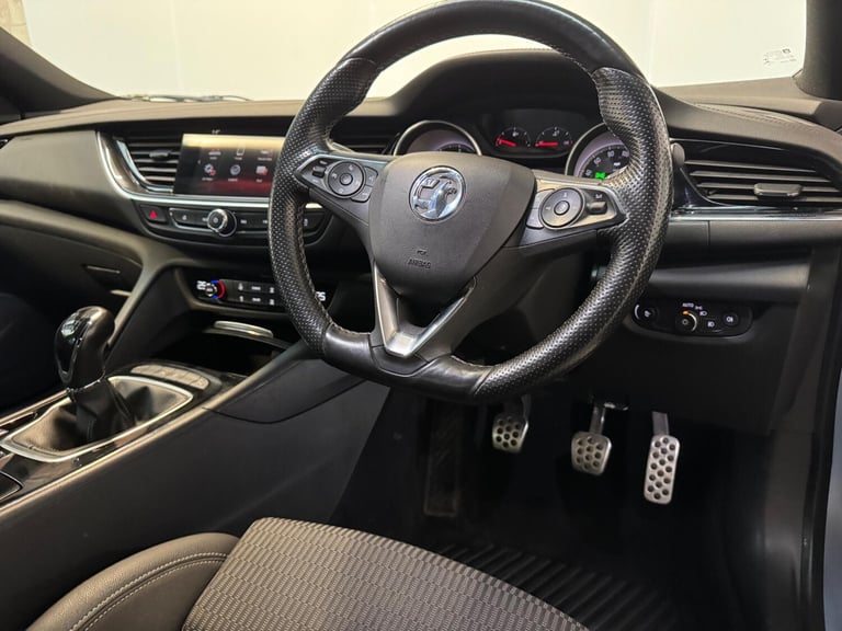 2017 Vauxhall Insignia 2.0 Turbo D SRi Vx-line Nav 5dr HATCHBACK DIESEL Manual