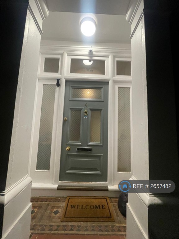 1 bedroom in Stanley Road, Enfield, EN1 (#2657482)