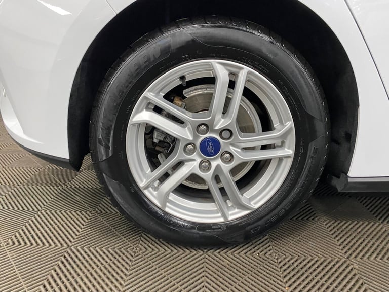 2019 Ford Focus 1.0T EcoBoost Zetec Euro 6 (s/s) 5dr HATCHBACK Petrol Manual