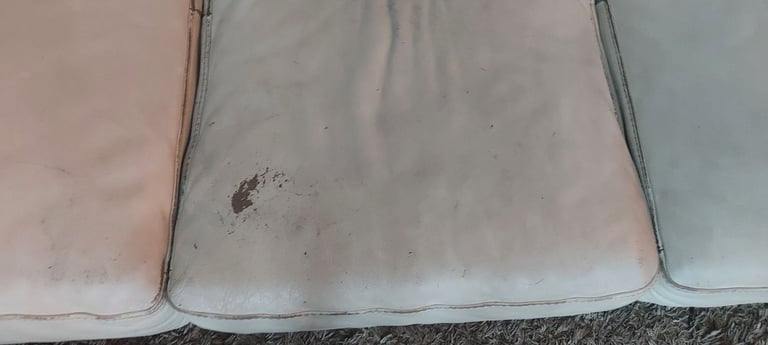  Comfortable 3-Seater Sofa – Free – Solid & Spacious