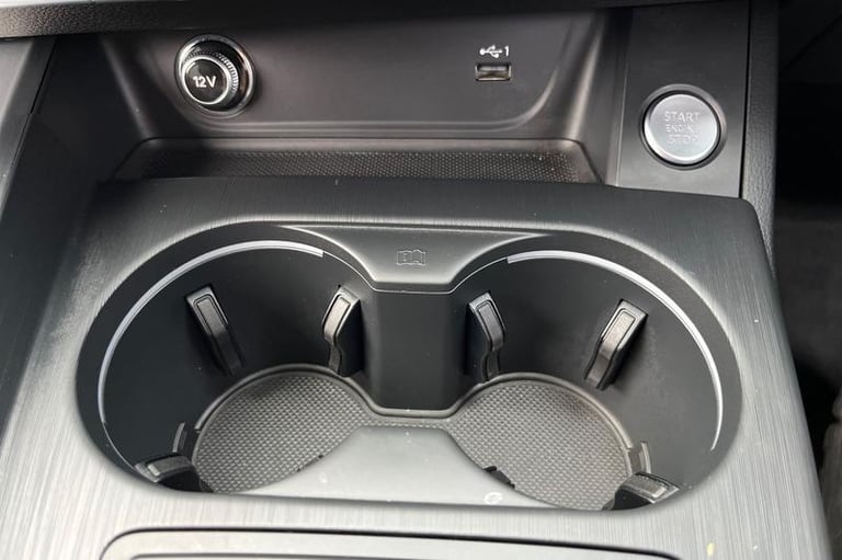 2019 Audi A4 40 TDI S Line 5dr S Tronic ** Paddle Shifters - Bluetooth / USB Connection Estate Di...