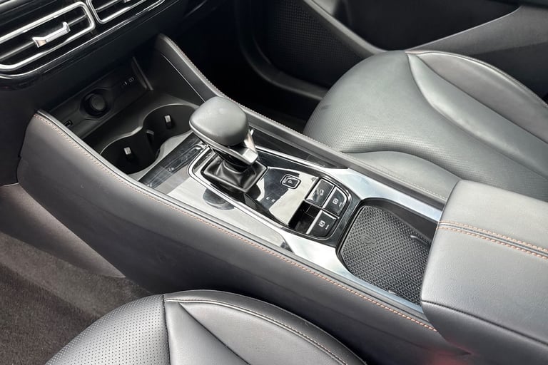 2025 MG MG HS 106287 Hatchback Petrol Automatic