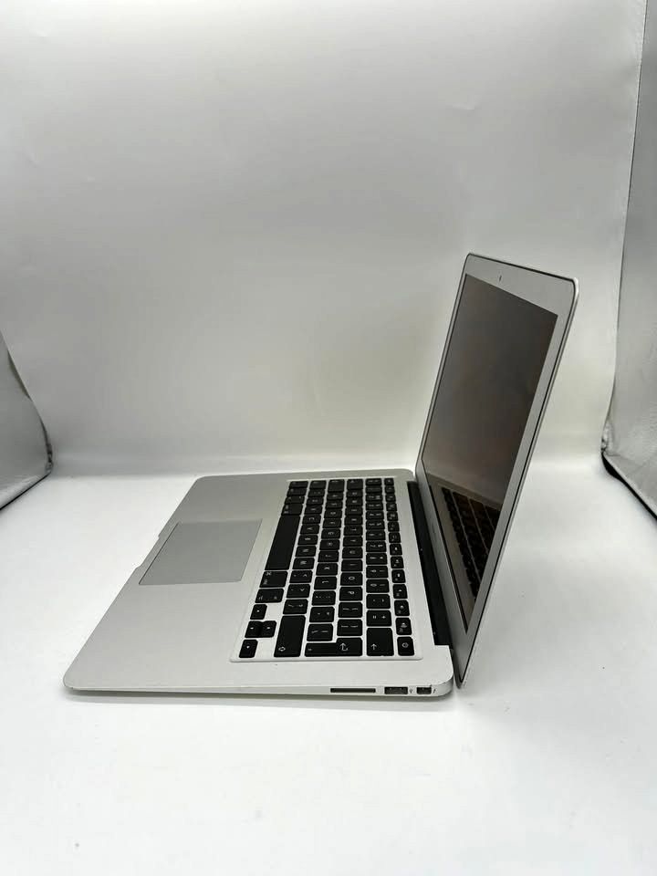 Apple MacBook Air Intel i5 Super Fast SSD 13.3 inch Later OSX